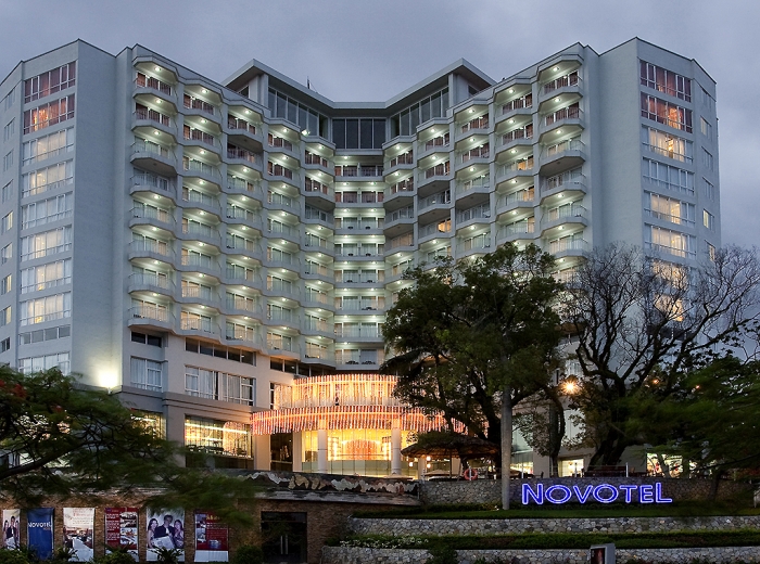 KHÁCH SẠN NOVOTEL HẠ LONG